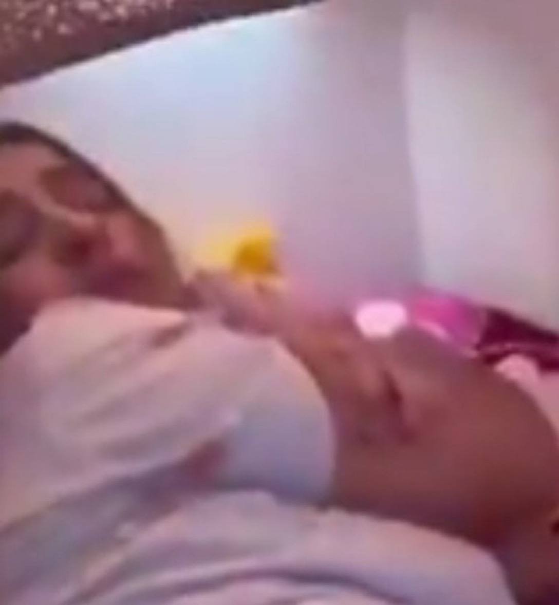 Besties didn’t expect it but I can’t hold it  Found it 🫣😱🍑omg what a moment